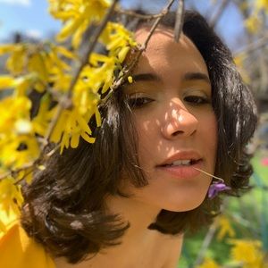 Meet your Posher, Maya